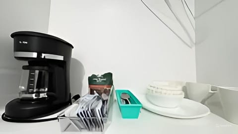 Private Rooms close to Miami Airport - Free parking - 01 Vacation rental in Miami