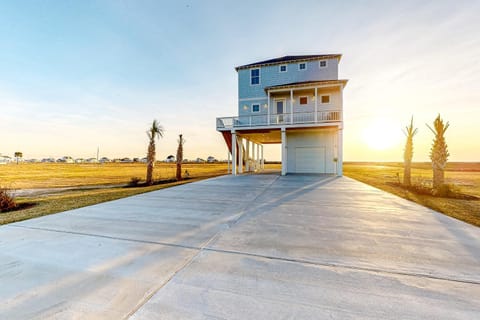 Sunset Bay House in Hitchcock