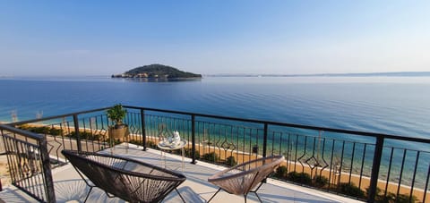 Patio, Day, Natural landscape, Bird's eye view, View (from property/room), Balcony/Terrace, Seating area, City view, Mountain view, Sea view, sunbed