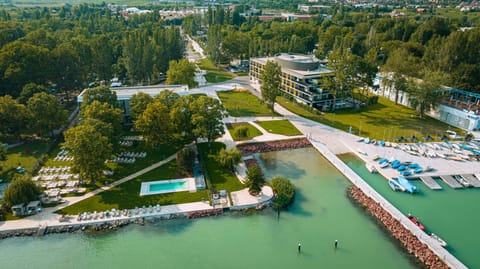 Bird's eye view, Lake view, Pool view, Swimming pool, sunbed