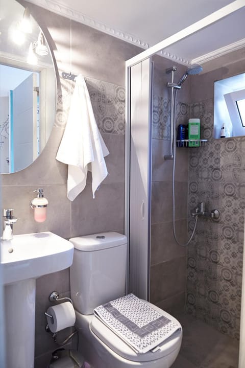 House with Yard by the Hill House in Athens