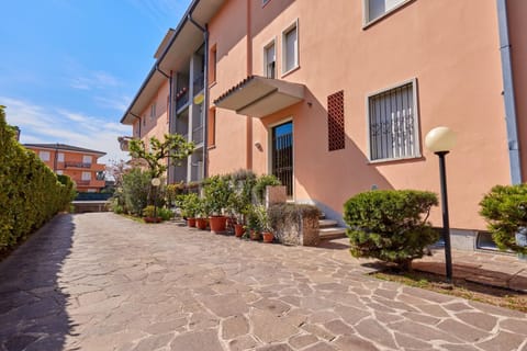 Gionno's apartment Apartment in Torri del Benaco