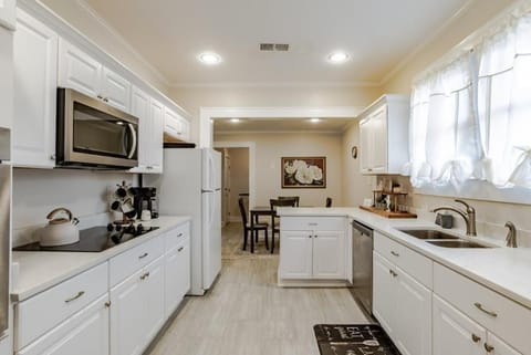 Haute on Hannon- Midtown Cottage! House in Mobile