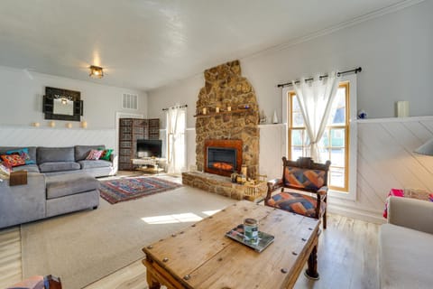 Dolorable Home with Yard - Walk to River! House in Dolores