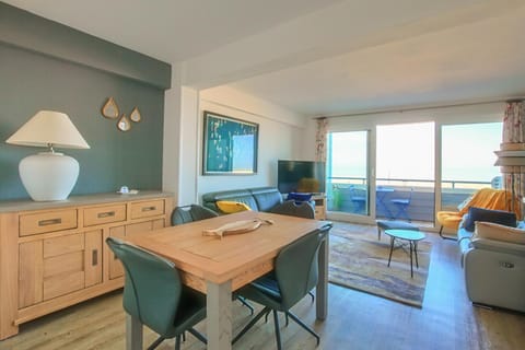 Balcony/Terrace, Living room, Bedroom, Sea view
