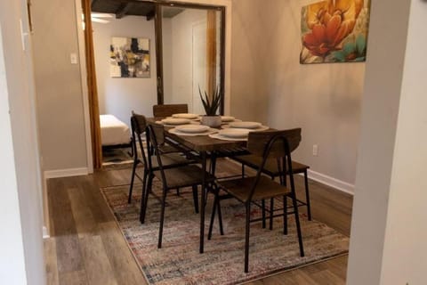 The Cozy Getaway Grill & Roku at Your Convenience! House in Huntsville