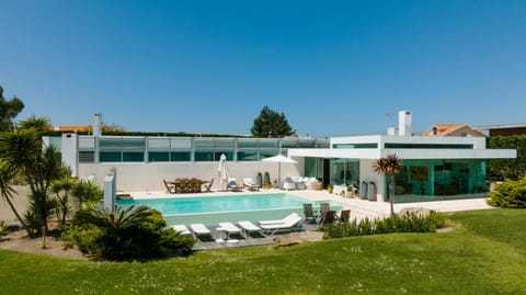 Property building, Garden, Garden, Balcony/Terrace, Pool view, Swimming pool