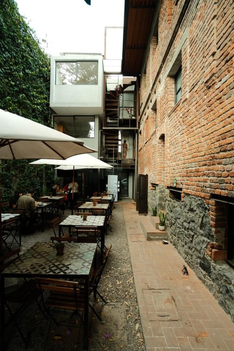 Property building, Restaurant/places to eat