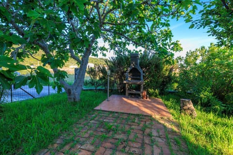 Patio, BBQ facilities