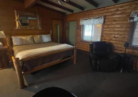 Olde Mill Inn of Clarkston Hotel in Waterford Township