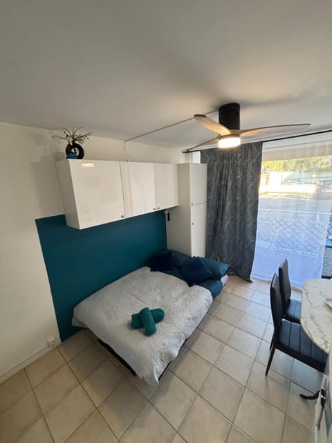 Joli studio proche Monaco et à 50 m de la mer et station de train Apartment in Roquebrune-Cap-Martin