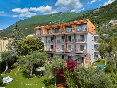 Property building, Day, Natural landscape, Garden view