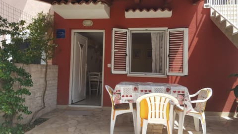 Property building, Patio, Day, View (from property/room), Balcony/Terrace, Dining area