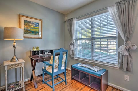 Charleston Townhome about 13 Mi to Sand and Surf! House in Mount Pleasant