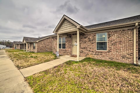 Quaint Family Home Near Downtown Murray and MSU Apartment in Tennessee