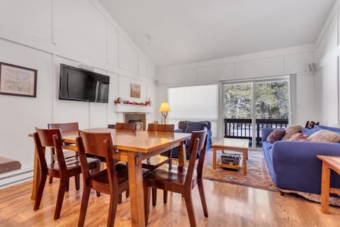 Stylish, Remodeled Condo - Creekside #14 Apartment in Bear Valley