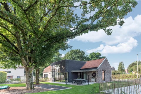 Property building, BBQ facilities, Garden, Balcony/Terrace