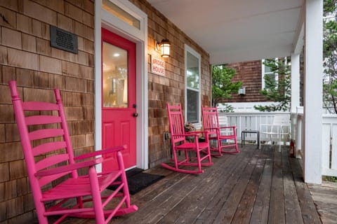 The Bridge House House in Lincoln Beach