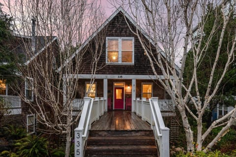The Bridge House House in Lincoln Beach