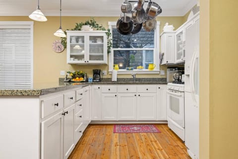 The Bridge House House in Lincoln Beach