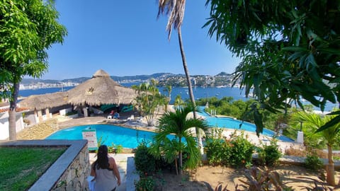 Casa Blanca Grand Apartment in Acapulco