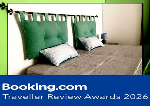 Bed, People, Property logo or sign, Photo of the whole room, Beach, Bedroom, Guests, Entertainment, Breakfast, internet, air conditioner