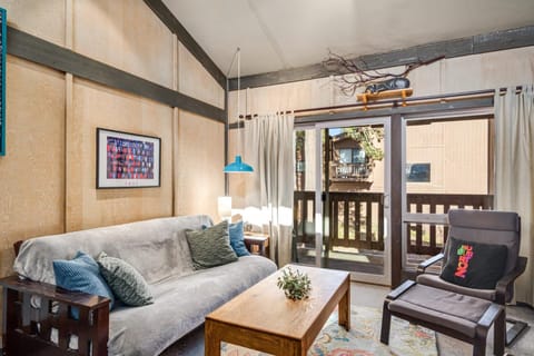 Sunny, Spacious & Pet Friendly - Creekside #39 Apartment in Bear Valley