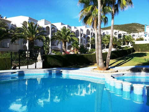Property building, Facade/entrance, Garden, Swimming pool