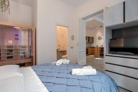 Bed, Sauna, Bedroom, hair dresser, wardrobe