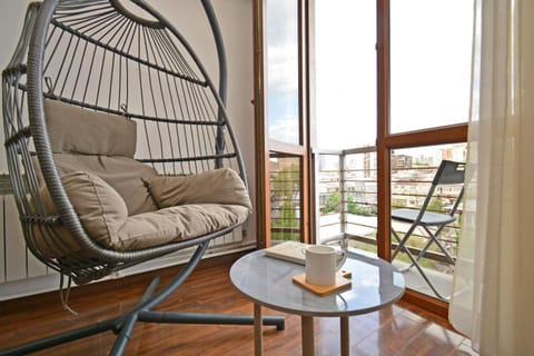 View (from property/room), Balcony/Terrace, Living room, Seating area
