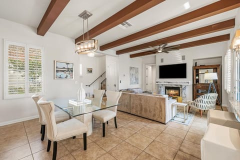 L44 Luxurious 2 Story Townhome - Newly Remodeled! condo Apartment in Indian Wells