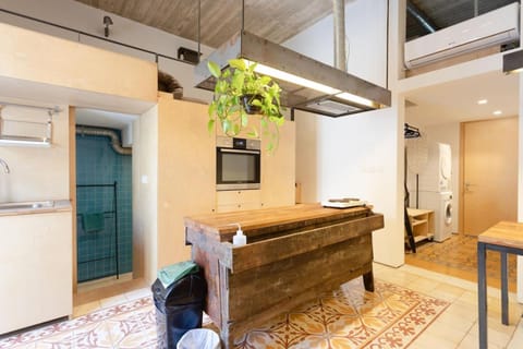 Kitchen or kitchenette, Living room, air conditioner