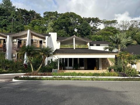 Property building, Facade/entrance, Day