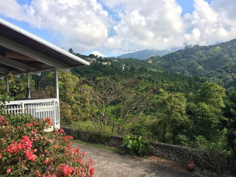Facade/entrance, Day, Garden, Balcony/Terrace, Garden view, Mountain view