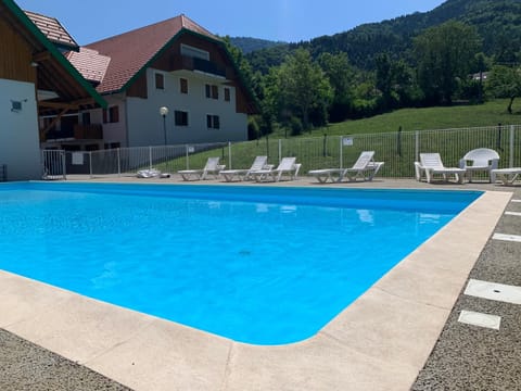 Mountain view, Pool view, Swimming pool