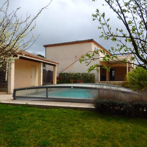 Garden, Swimming pool, Swimming pool