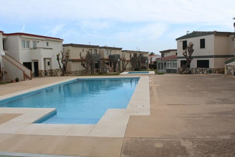 Property building, Swimming pool, Swimming pool