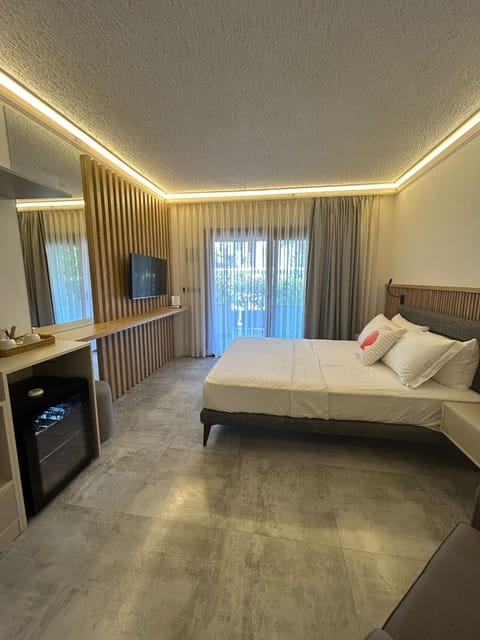 Bed, TV and multimedia