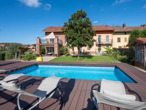 Property building, Swimming pool