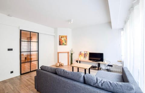 TV and multimedia, Seating area