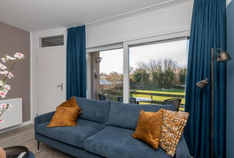 Welcome in - Appartement aan de duinen met balkon I Duinweg 18, Zoutelande 'Duinroos' Apartment in Zoutelande