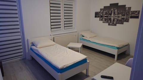 Bed, Living room, Photo of the whole room