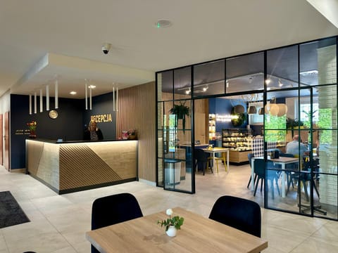Restaurant/places to eat, Lobby or reception