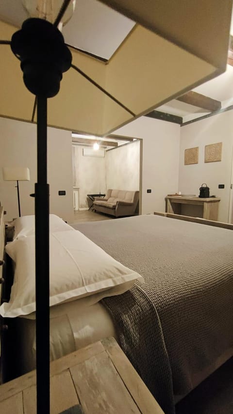 Seating area, Bedroom