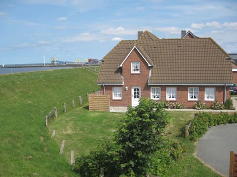 Direkt am Deich - Ferienwohnung Oland im Gästehaus Am Badedeich Apartment in Dagebüll