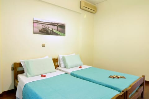 Bed, Photo of the whole room, Bedroom, air conditioner