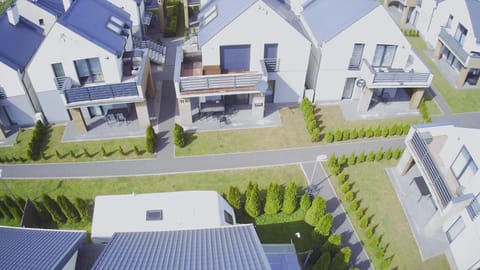 Property building, Day, Neighbourhood, Natural landscape, Bird's eye view, Street view, Location