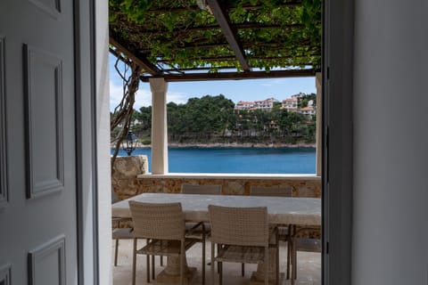 Seafront apartment Marina Apartment in Dubrovnik-Neretva County