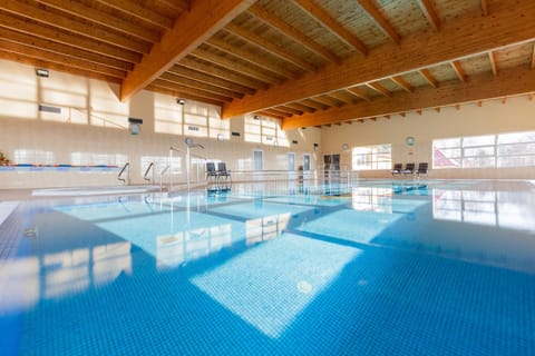 Hot Tub, Sauna, Swimming pool