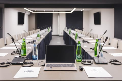 Meeting/conference room